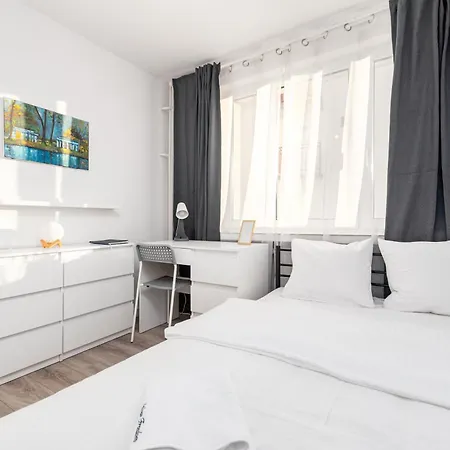 Pulawska By Your Freedom * Varsóvia