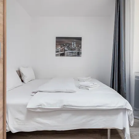 Pulawska By Your Freedom * Varsóvia